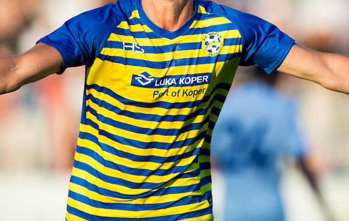 FC koper | Luka Koper in nogometni klub Koper sta svoj spor zgladila s sodno poravnavo. | Foto Vid Ponikvar