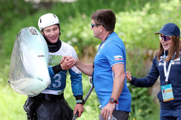Simon Hočevar v družbi sina Žige Lina in hčerke Eve Aline | Foto: Aleš Fevžer