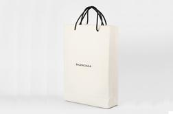 Balenciaga nakupovalno vrečko ponuja za 995 evrov