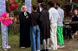 Nemška pastorka poročila štiri moške hkrati