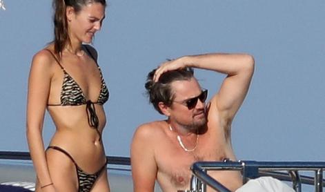 Leonardo DiCaprio v družbi 23 let mlajše izbranke uživa na jahti v Španiji