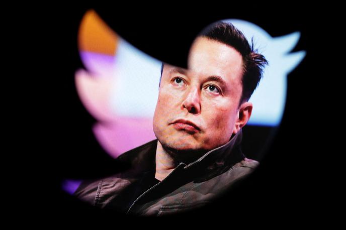 Twitter, Elon Musk | Po poročanju francoske tiskovne agencije AFP sicer Musk ni z ničimer nakazal, da bo rezultate ankete tudi upošteval, je pa kasneje objavil še en tvit z latinskim rekom Vox populi, Vox dei (Glas ljudstva, glas boga, op. p.). | Foto Guliver Image