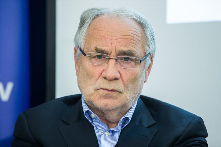 "To je ena tistih slovenskih afer, ki zdaj že praviloma ostanejo neraziskane," trdi Ivo Vajgl. | Foto: Bor Slana