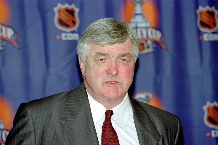 Pat Quinn je moral po tekmi še na nevaren opravek. | Foto: Guliverimage