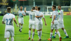 Naši na Fifini lestvici izgubili šest mest