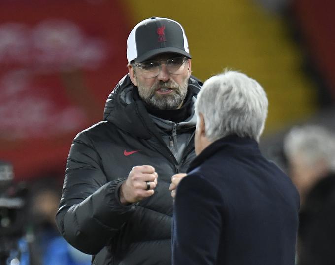 Jürgen Klopp je čestital italijanskemu stanovskemu kolegu za zasluženo zmago v Liverpoolu. | Foto: Reuters