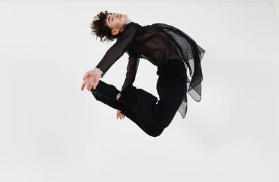 Iz majhne vasi na velike odre: neverjetna pot mladega plesalca