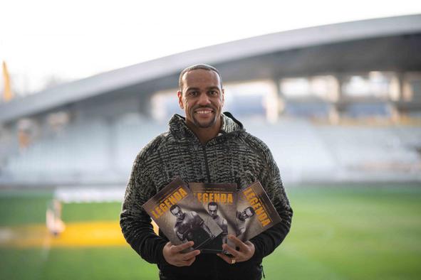 Tavares pred izidom biografije: "Malo ljudi ve, kaj sem prestal"