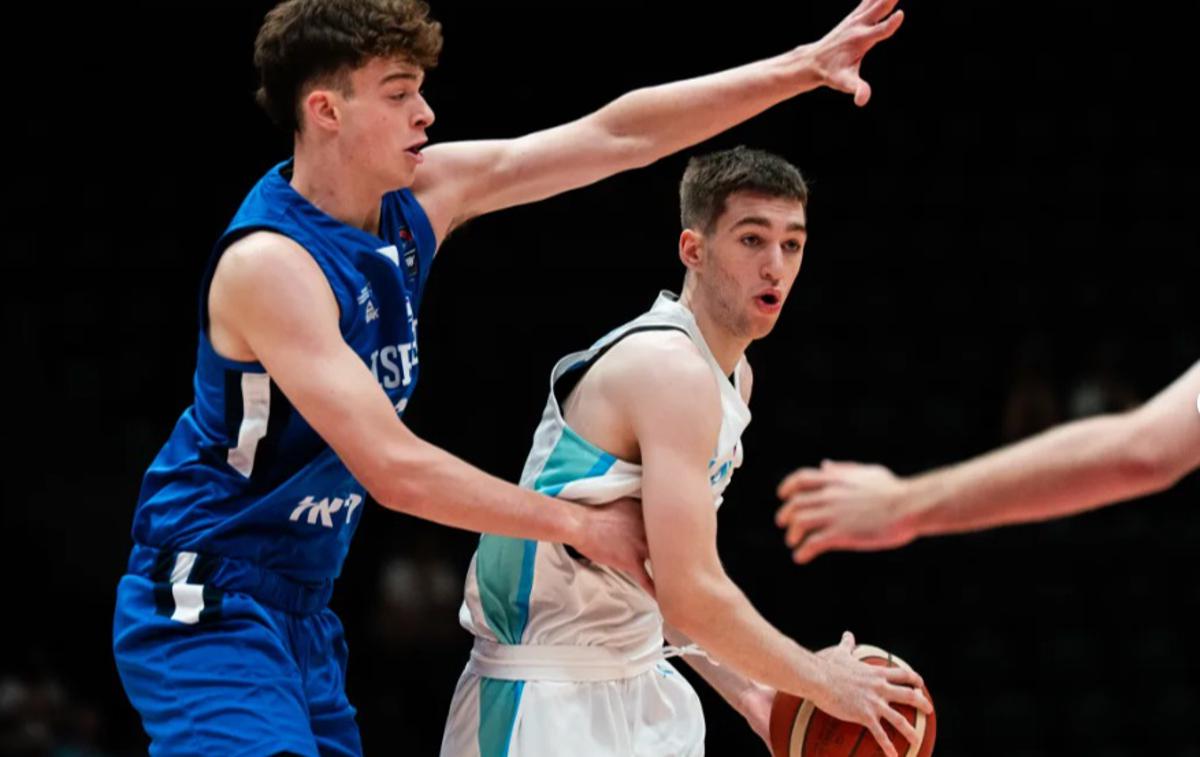 slovenska košarkarska reprezentanca do 19 let Žak Smrekar | Slovenci so se uvrstili v polfinale, Žak Smrekar je bil z 22 točkami prvi strelec. | Foto FIBA