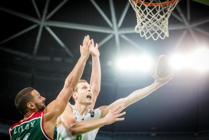 Po Zoranu Dragiću je predčasno odpotoval v klub še Jaka Blažič, ki je član španske Laboral Kutxe. | Foto: Grega Valančič/Sportida