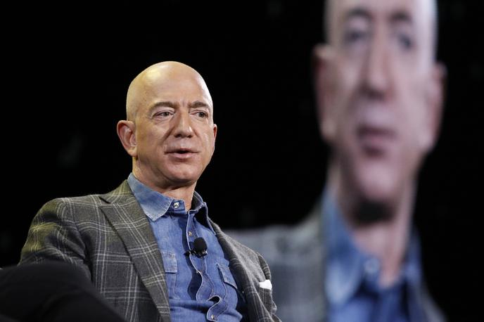 Jeff Bezos | Lastnik Amazona in Washington Posta Bezos trdi, da so takšne podpore nesmiselne in zmanjšujejo zaupanje javnosti v medije. V prispevku za Washington Post, ki ga je kupil leta 2013, je zapisal, da je to prava odločitev, ki bo povrnila zaupanje Američanov v medije. | Foto Guliverimage