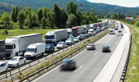 Prevozniki imajo dovolj: primorska avtocesta je postala neprevozna