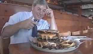 Hamburger z dvema kilogramoma mesa
