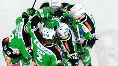 Olimpija ostaja v igri, Linz prvič klonil