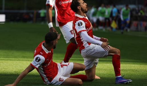 V senci lige prvakov, a se zmagovalcu nasmiha imenitna nagrada