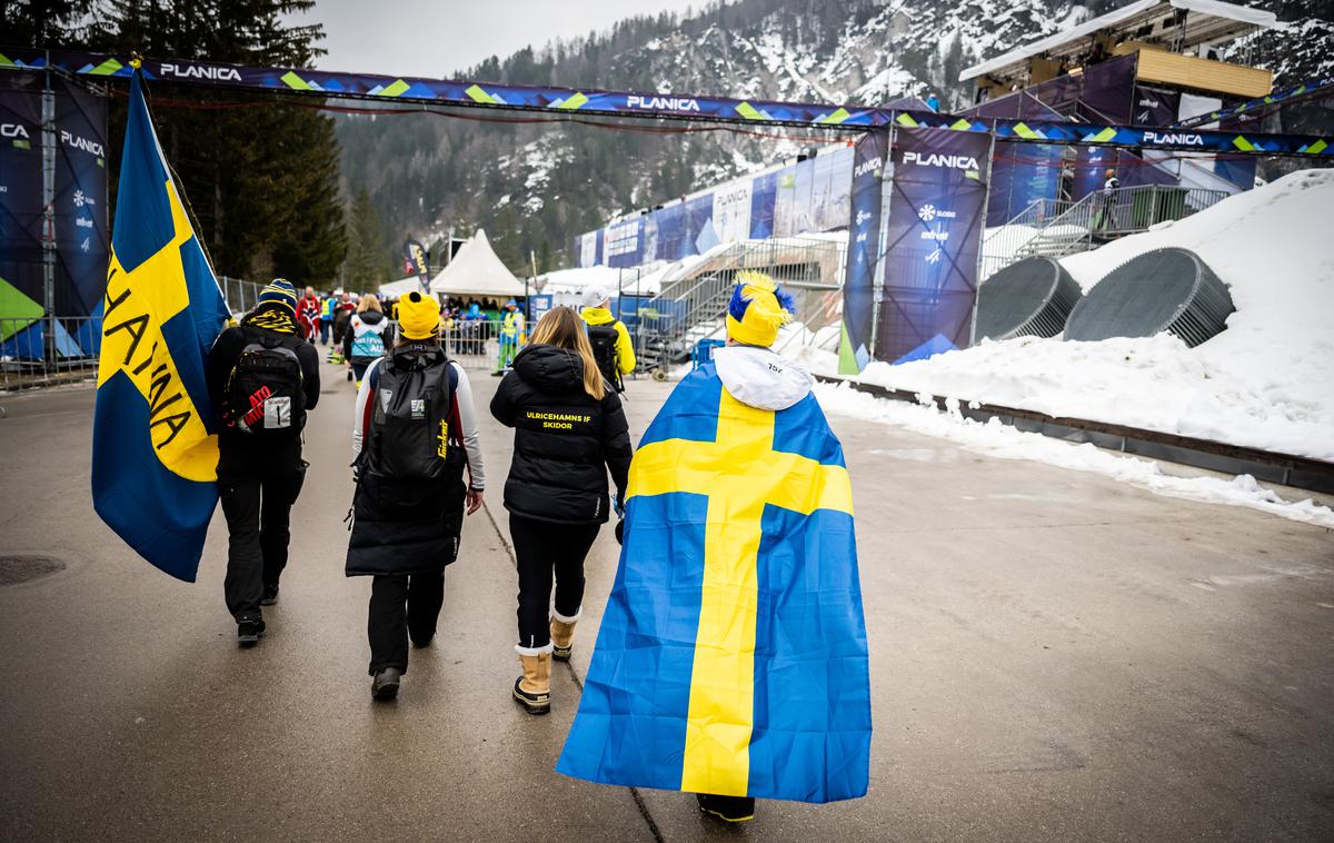 navijači Planica Švedska | Velik del tujih reprezentanc v času svetovnega prvenstva v Planici biva v Beljaku in Trbižu.  | Foto Reuters