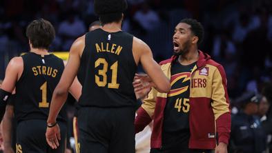 Cleveland nadigral Miami in napredoval "z metlo", Butler junak Bojevnikov