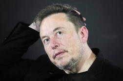 Elon Musk s komentarjem o izgredih prilil olje na ogenj