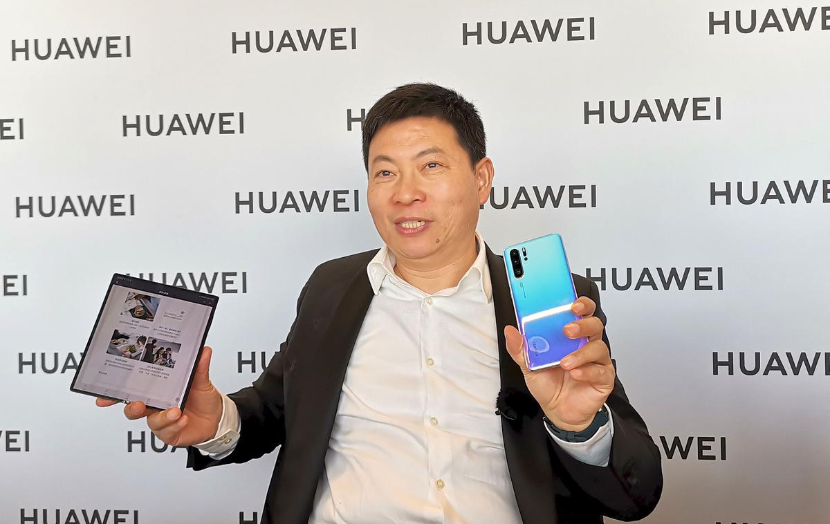 Richard Yu, Huawei P30 Pro, Mate 20X | Medtem ko še čakamo na uradni odziv Huaweia na Googlovo "blokado", je Google zagotovil, da se za uporabnike modelov mobilnih telefonov ne bo spremenilo nič glede obsega in intenzitete zagotavljanja storitev in funkcionalnosti Googlovih storitev in operacijskega sistema Android. Na fotografiji: glavni izvršni direktor Huaweijevega področja potrošniške elektronike Richard Yu | Foto Srdjan Cvjetović