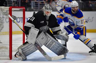 Boston Bruins presenetili vodilni Buffalo