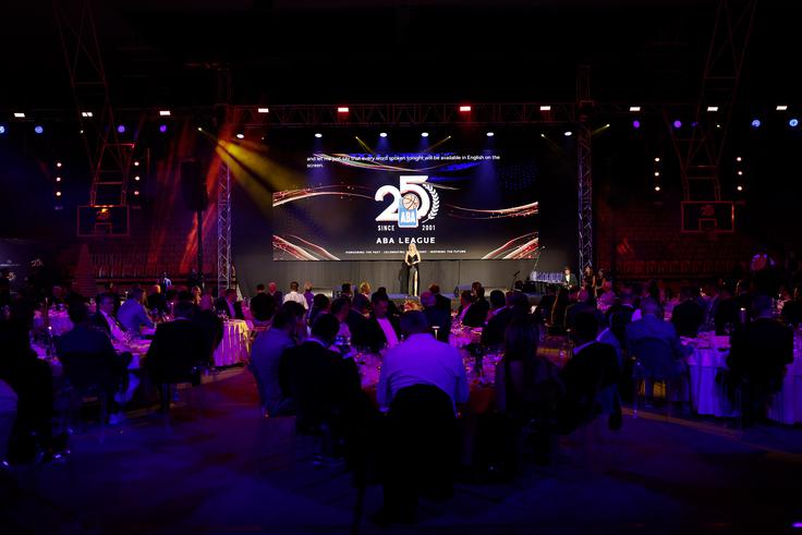 Gala večerjo je gostila Hala Tivoli. | Foto: Aleš Fevžer