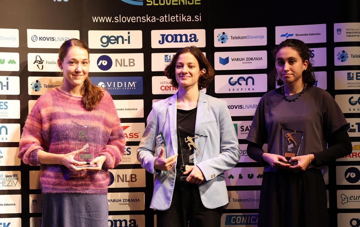 Liza Šajn, Veronika Sadek, Hana Grobovšek | Foto www.alesfevzer.com