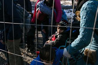Višja ograja za begunce v Makedoniji