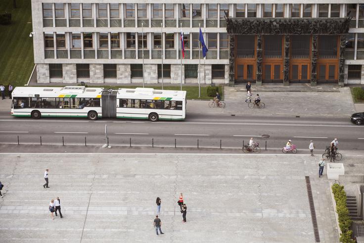 "Državljani sporočajo željo po odmiku od razmer nizke stopnje zaupanja v institucije države." | Foto: Bor Slana