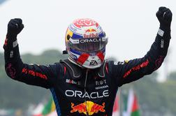 Rdeča zastava za trojno senzacijo: Verstappen s 17. mesta do zmage