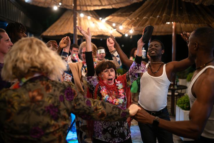 Ko se na dekliščini obe babici preveč sprostita.  | Foto: Blitz Film & Video Distribution