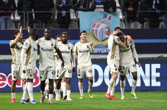 Lens izkoristil spodrsljaj PSG, Lyon zmagal trinajstič zapored