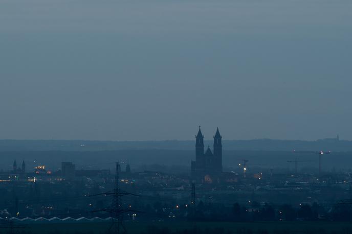 Magdeburg | Podatki Zvezne agencije za zaposlovanje kažejo, da se je poraba za romunske državljane v Magdeburgu v zadnjih letih znatno povečala: z nekaj več kot 140 tisoč evrov leta 2013 na več kot tri milijone evrov leta 2025. To predstavlja več kot 20-kratno povečanje. Na fotografiji: Magdeburg. | Foto Guliverimage