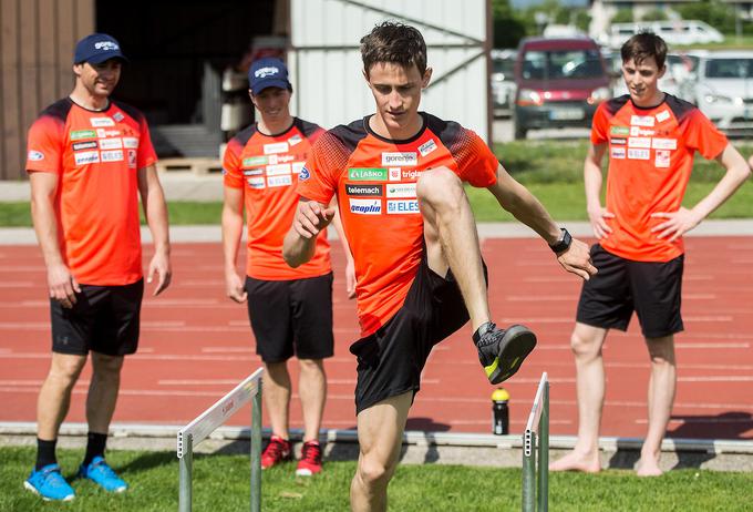 Najstarejši od bratov Prevc je še vedno v fazi rehabilitacije. | Foto: Vid Ponikvar