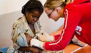 Ko mladi zdravniki zdravijo na Madagaskarju
