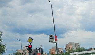 Včeraj postavili radarje, eden danes že razbit