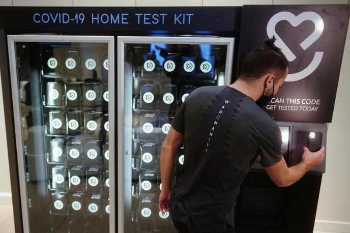 avtomat, covid-19 | Foto Reuters