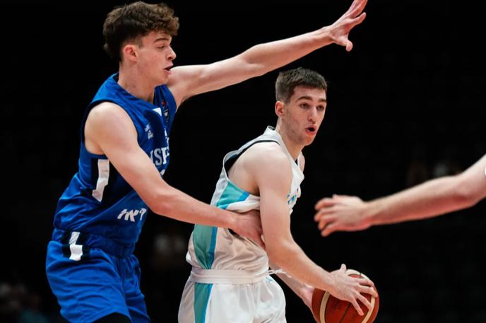 slovenska košarkarska reprezentanca do 19 let Žak Smrekar | Slovenci so se uvrstili v polfinale, Žak Smrekar je bil z 22 točkami prvi strelec. | Foto FIBA