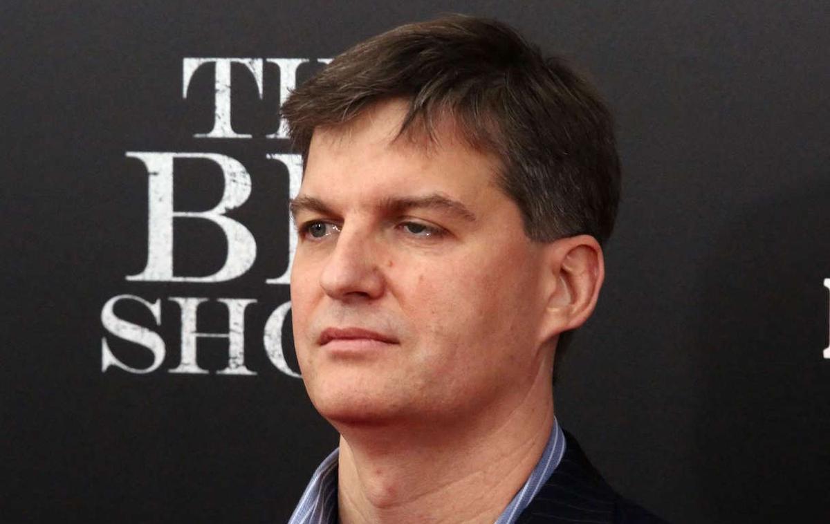 Michael Burry | Po dogodkih iz let 2007 in 2008, ko je Michael Burry napovedal zlom trga drugorazrednih hipotekarnih posojil, temu pa je kasneje sledila sprva ameriška in nato še globalna finančna kriza, so posneli hollywoodski film The Big Short (Velika poteza), v katerem je Burryja upodobil igralec Christian Bale. | Foto Profimedia