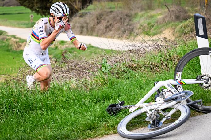 Tadej Pogačar, Strade Bianche 2025 | Tadej Pogačar je danes prestrašil svoje navijače. | Foto Reuters