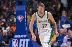 Luka Dončić z majico pokazal, da je car