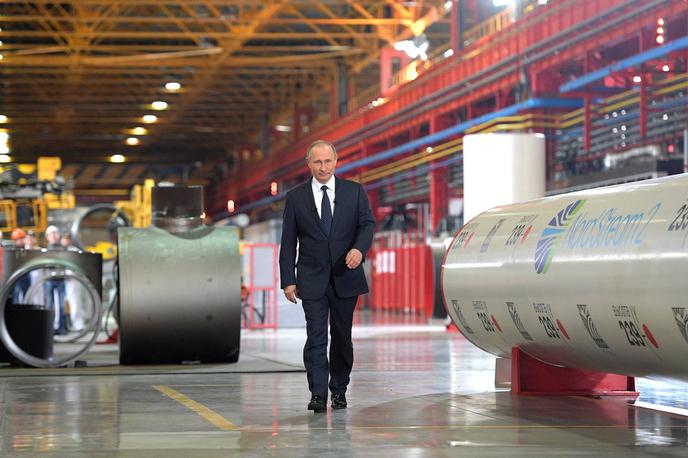 Vladimir Putin | Ruski plin je zelo močno orožje v rokah ruskega predsednika Vladimirja Putina, s katerim lahko grozi Evropi.  | Foto Guliverimage