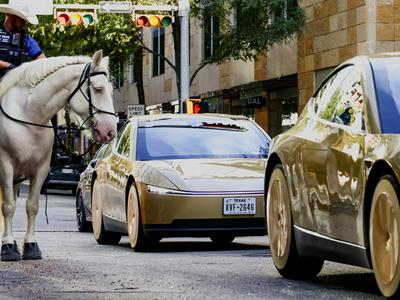 Tesla razkril Cybercab, a brez velikega spektakla: celo Elon Musk je ostal doma