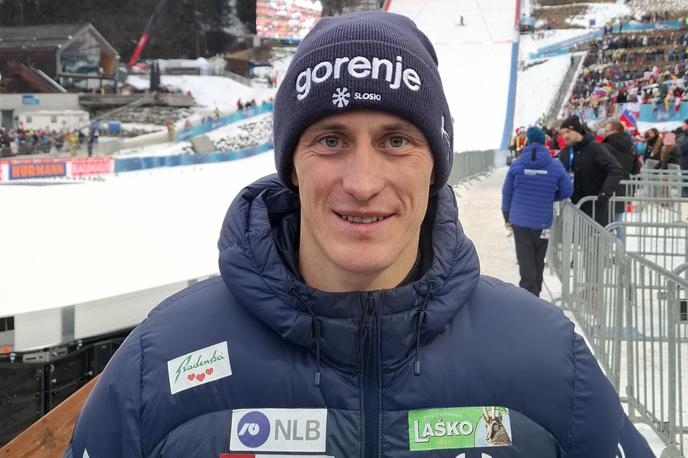 Peter Prevc, Bischofshofen 2026 | Deset let po zmagoslavju je Peter Prevc v Bischofshofnu v drugačni vlogi. | Foto Simon Kavčič