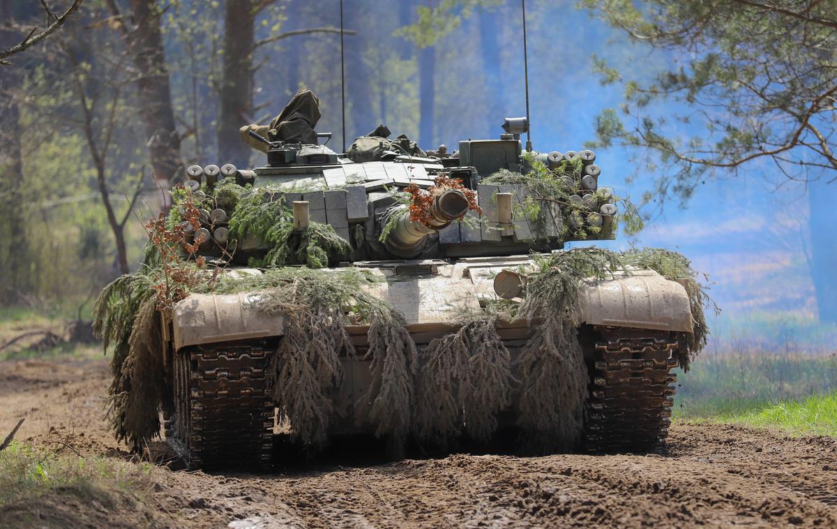 Tank PT-91 | PT-91 je bil deležen številnih izboljšav, vključno z reaktivnim oklepom Erawa, ki ga je razvila Poljska in zagotavlja zaščito pred sodobnim protitankovskim orožjem. | Foto Guliverimage
