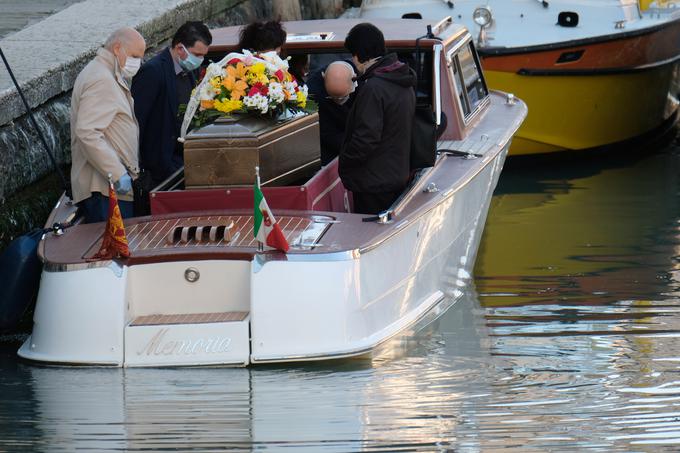 Pogreb v Benetkah | Foto: Reuters