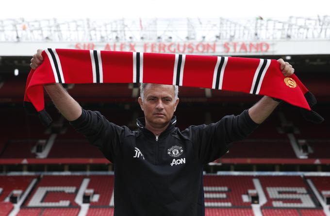Jose Mourinho je takole danes na Old Traffordu poziral fotografom. | Foto: 