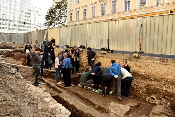 Ulici v središču Ljubljane bosta tri mesece zaprti za promet