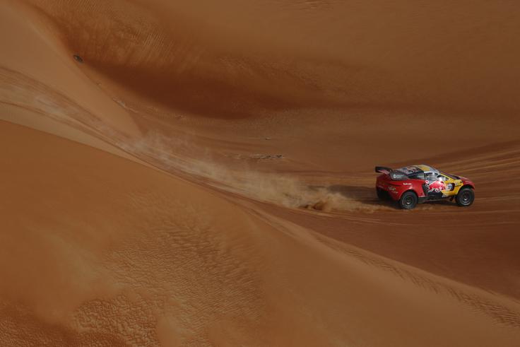 Sebastien Loeb je dobil rekordno šesto zaporedno etapo. | Foto: Reuters