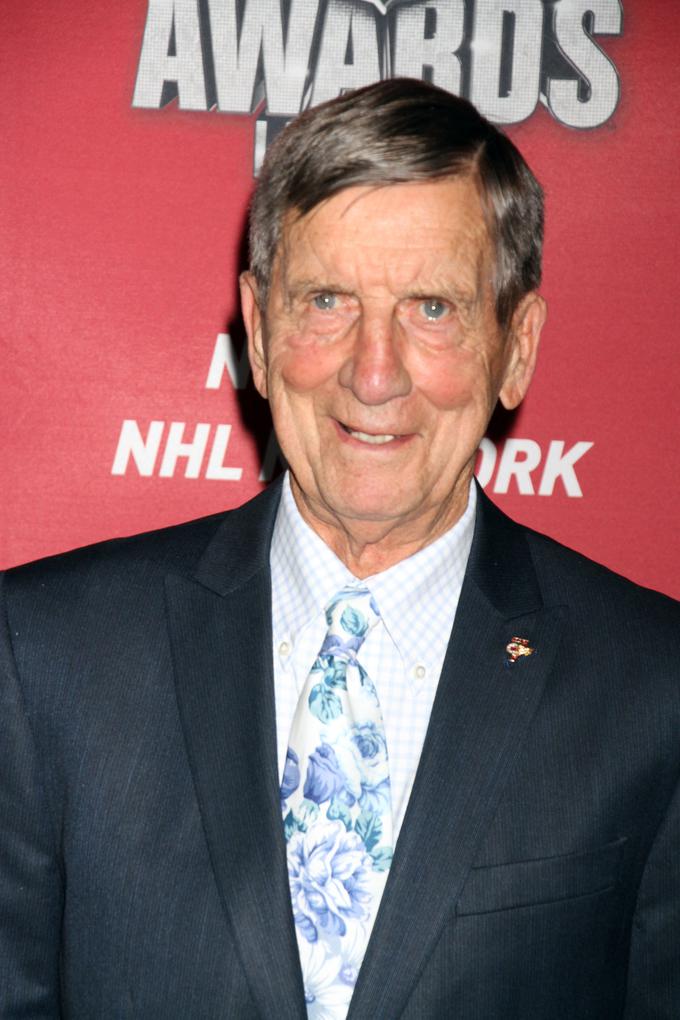 Legendarni član Detroit Red Wings Ted Lindsay se poleti 1953 niti zavedal ni, kje bo igral čez nekaj mesecev. | Foto: Reuters