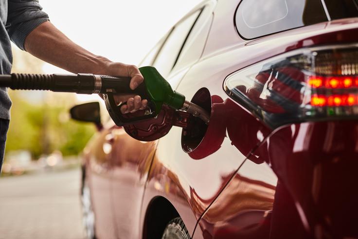  Euro Super 95,95-oktansko neosvinčeno motorno gorivo se je v enem mesecu podražilo za približno 15 odstotkov. | Foto: Shutterstock